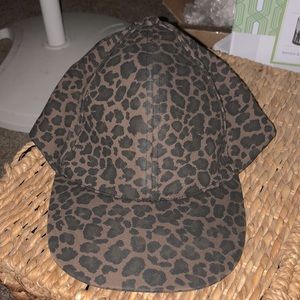 Women’s cheetah hat